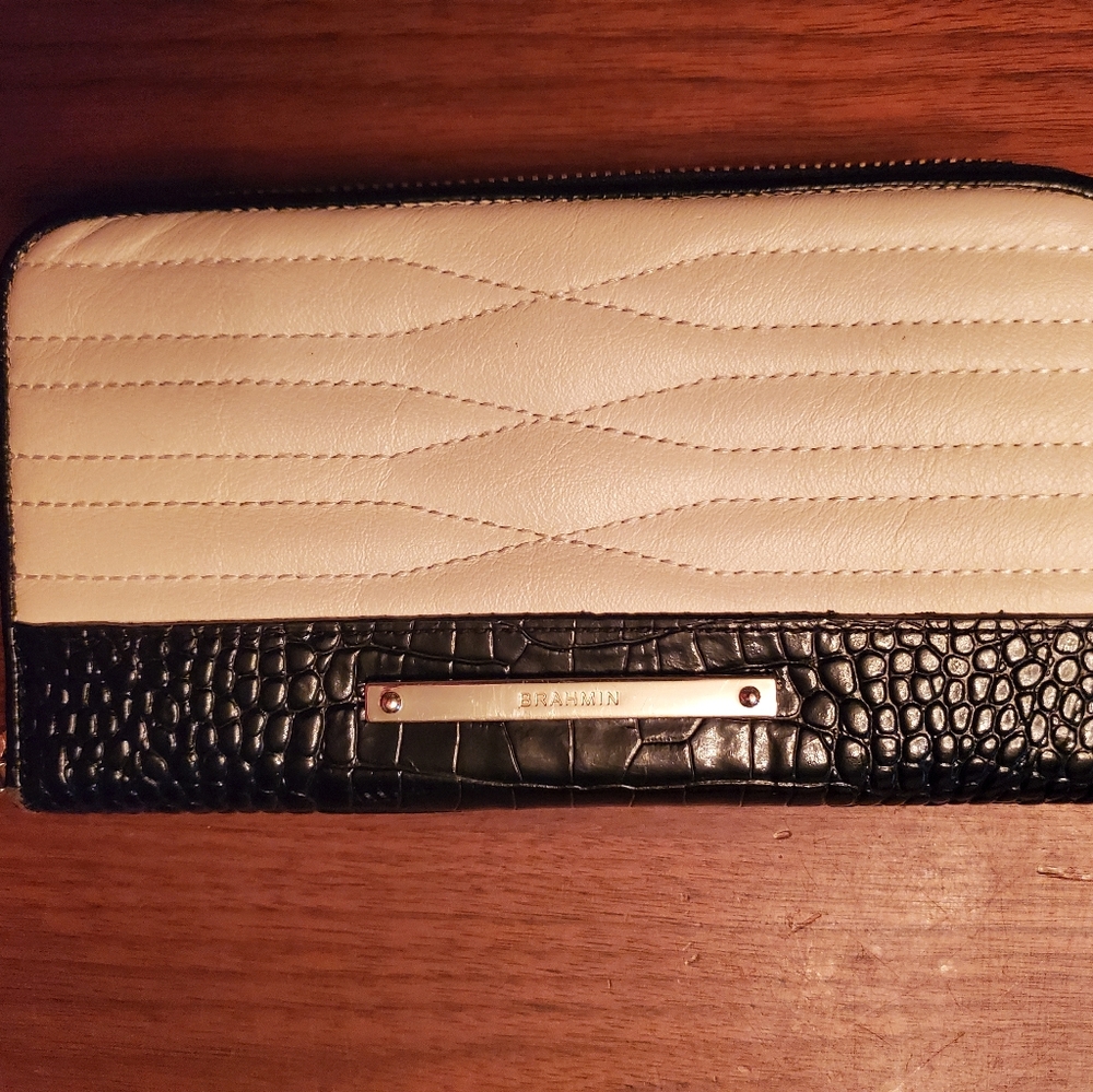 Brahmin zip around wallet